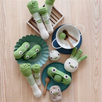 Bio Babyrassel Mini Erbsenfamilie - Myum - The Veggie Toys - Bio - Handmade - Vegan
