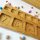 Sortiertablett 2 mit 55 Filzkugeln - Montessori Lernspielzeug - Threewood