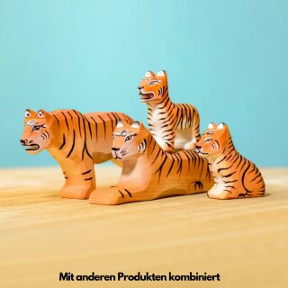 Tigerjunges sitzend - BUMBUTOYS