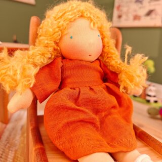 Lisa - blonde Haare, blaue Augen - Handmade Puppe aus Bio Baumwolle - ChimpyToys