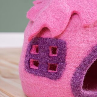 Feenhaus Rosa Höhle mit Filzdach – Märchenhafte Spielwelt von Papoose Toys