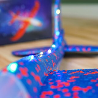 Leuchtender LED Segelflieger – Kinder Wurfgleiter mit Blinkmodus