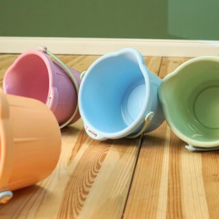 Kleiner Sandspieleimer pastell – 1,25 L mit Litereinteilung & Ausguss