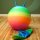 Regenbogen Hüpfball Ø 50 cm – Hüpfball mit Griffen