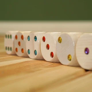 Augenwürfel Maxi aus Holz – Glitzerwürfel zum Spielen, Lernen & Entdecken